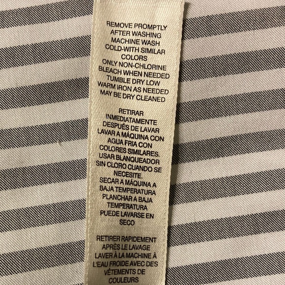 🔲CHICO’s🔲Black/White Striped No-Iron Shirt - Picture 8 of 13